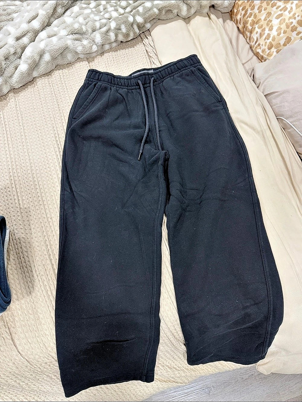 Abercrombie Essentials Straight Leg Open Hem Sweatpants like new
